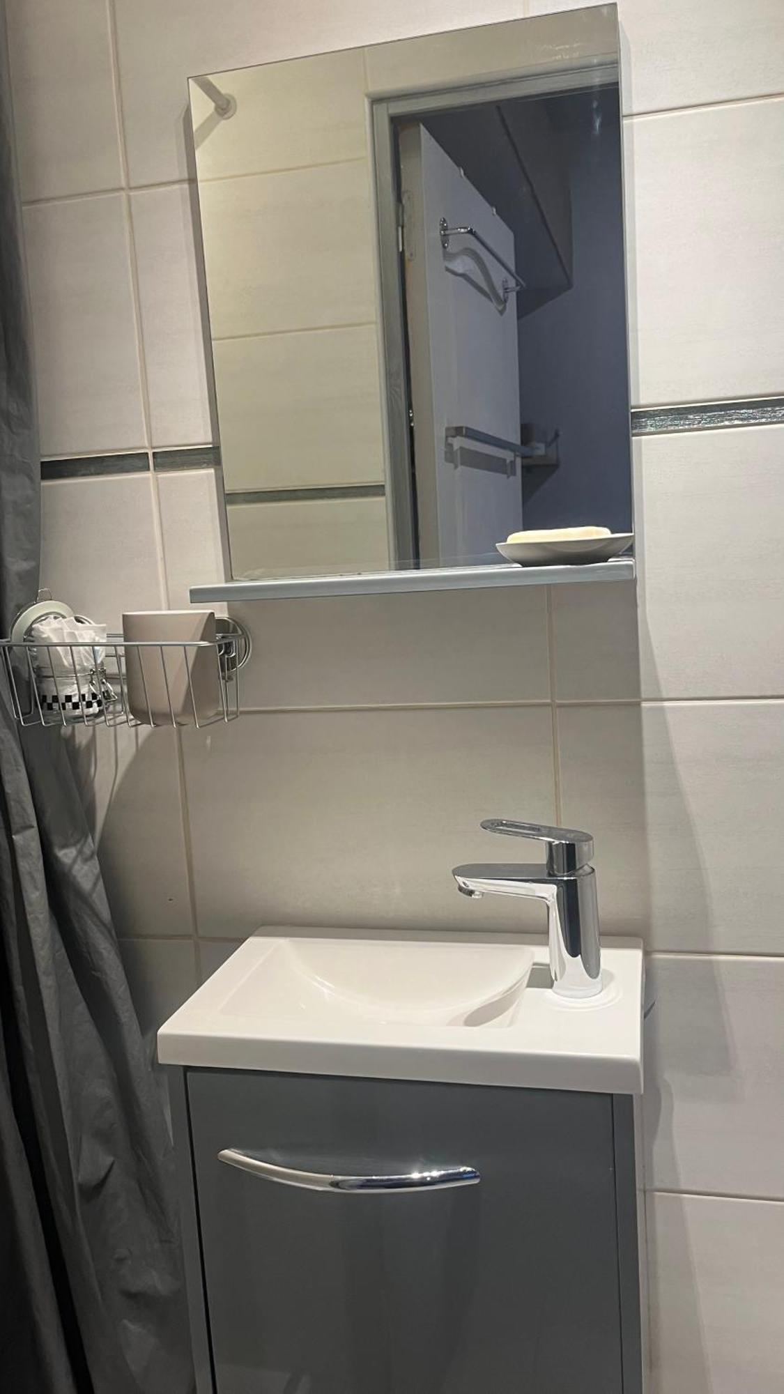 Méry-sur-Oise Mini Studio Et Espace Exterieur מראה חיצוני תמונה